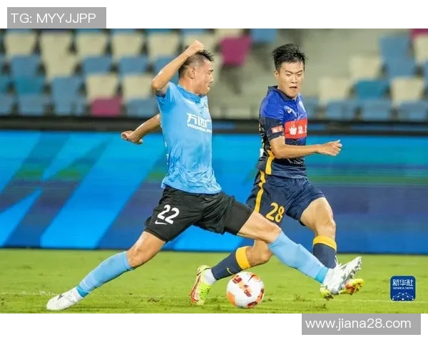 广州富力迎战大连一方争夺中超积分榜重要位置的关键之战